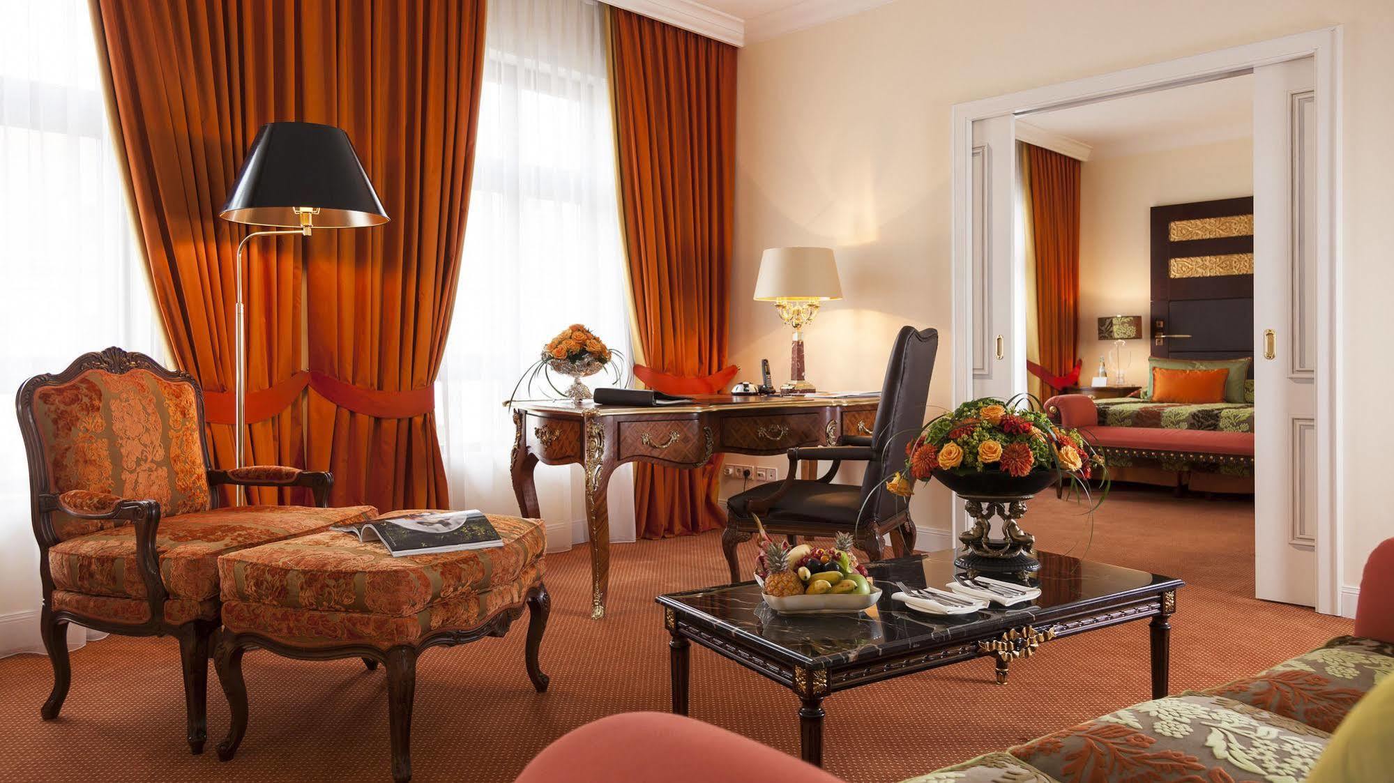 Relais & Chateaux Buelow Palais Отель Дрезден