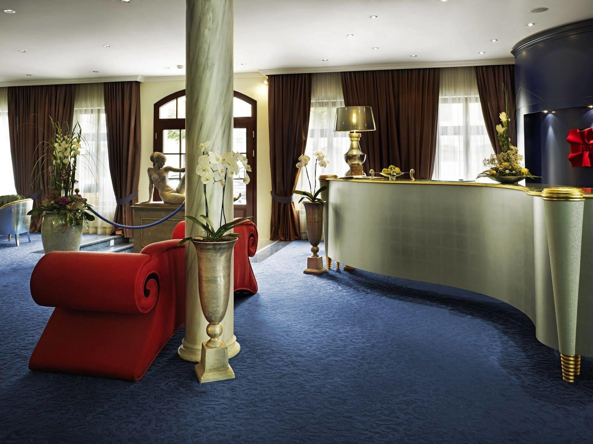 Отель Relais & Chateaux Buelow Palais Дрезден