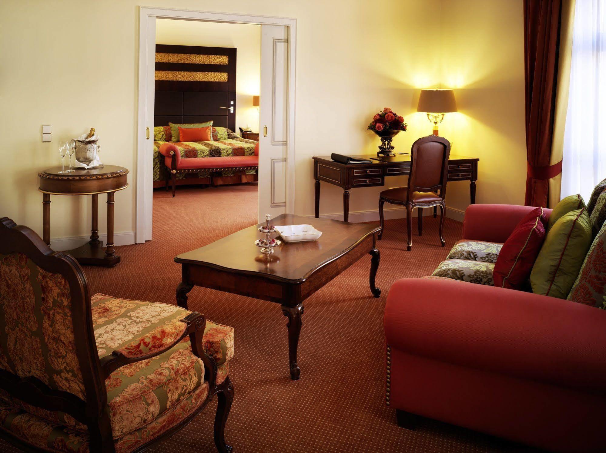Hotel Relais & Chateaux Buelow Palais 5*