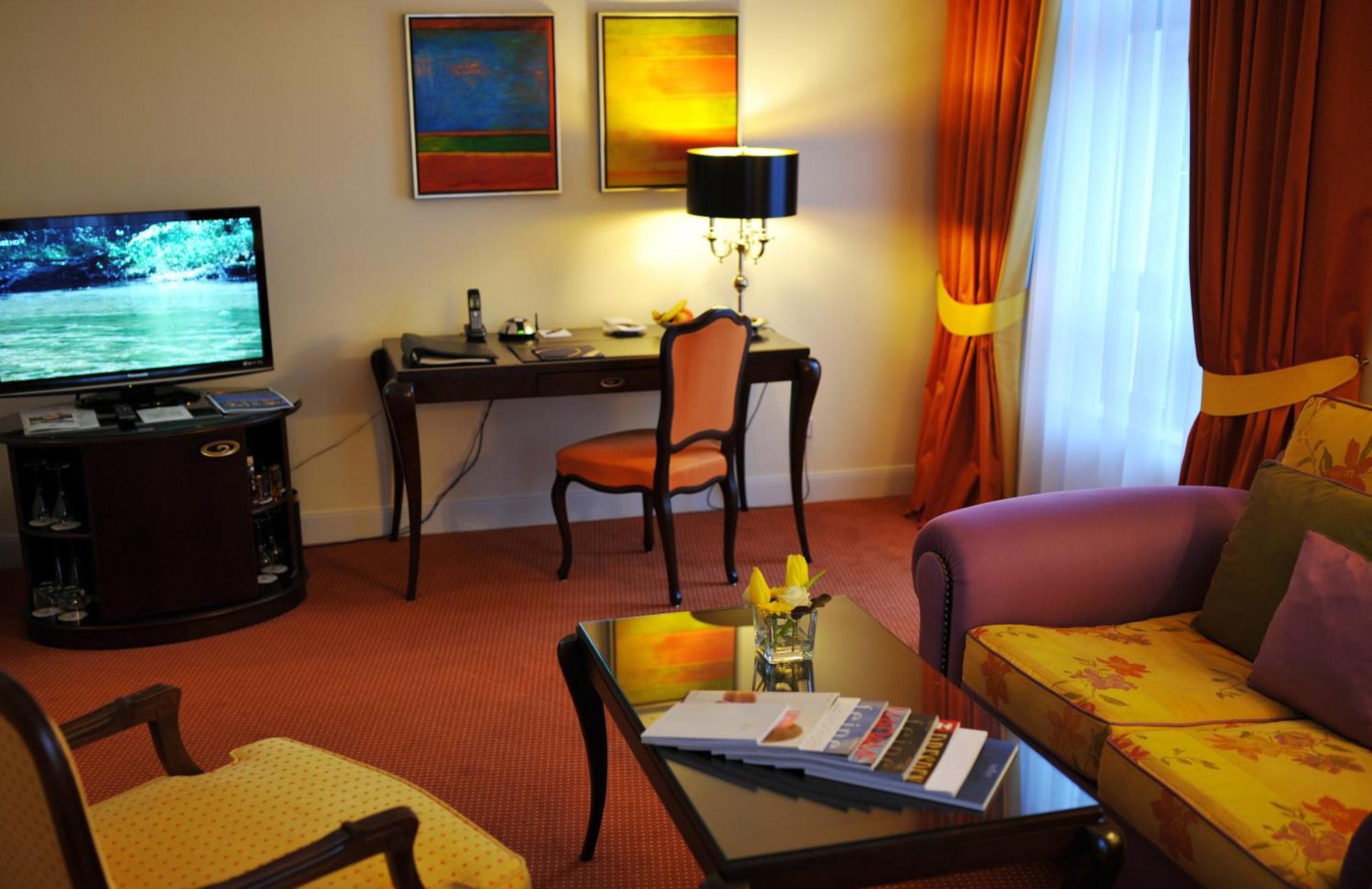 Relais & Chateaux Buelow Palais Hotel Dresden