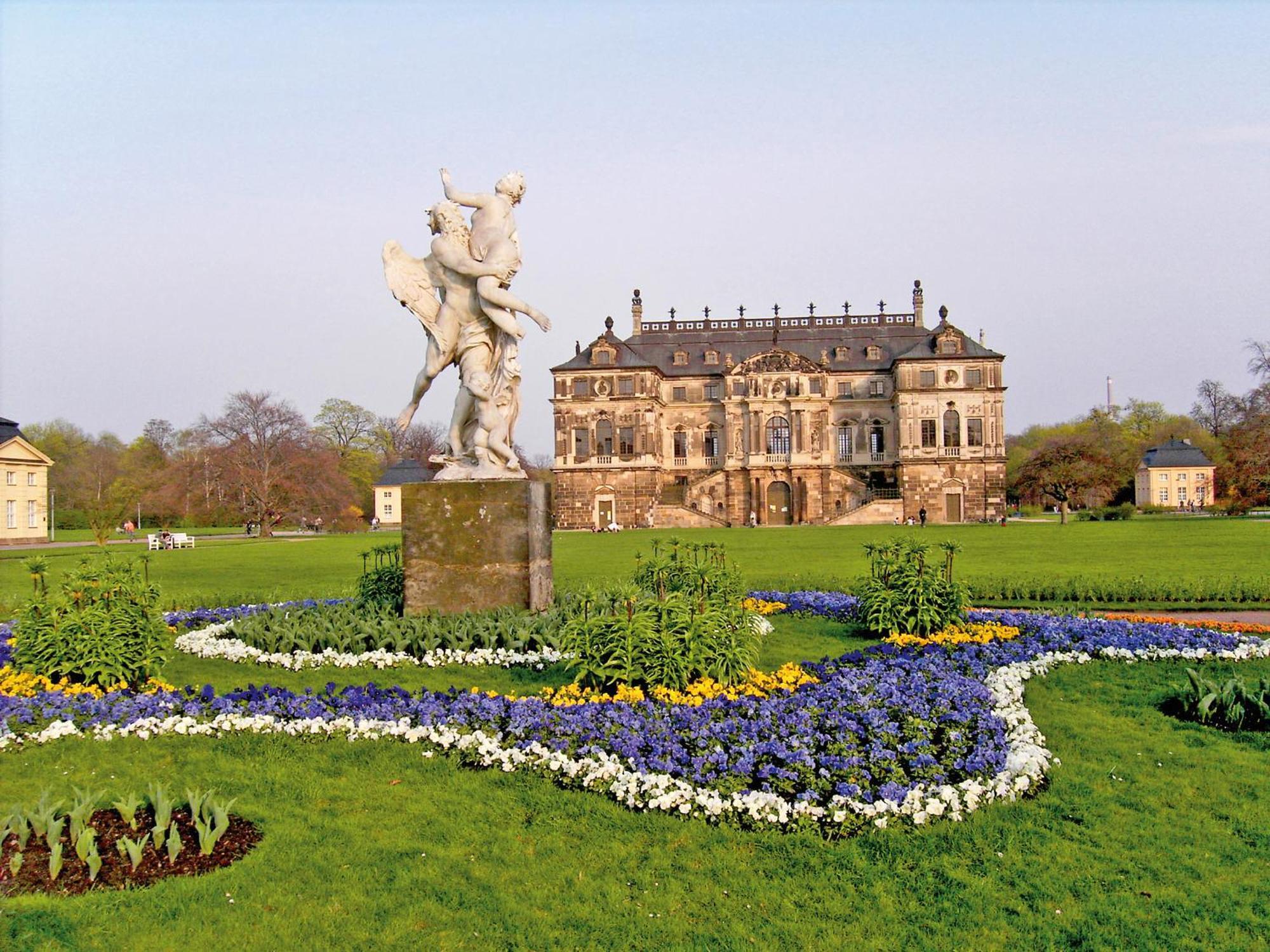 Relais & Chateaux Buelow Palais 5* Dresden